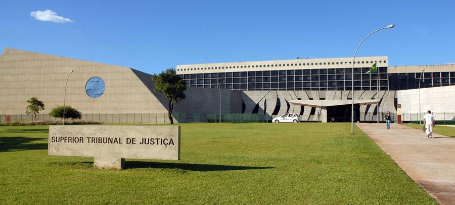 Vítima com filho menor pode levar a aumento da pena por homicídio, reafirma Terceira Seção em repetitivo
