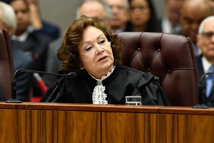 Juiz pode fixar percentual do salário mínimo como valor da pensão para o caso de desemprego do alimentante